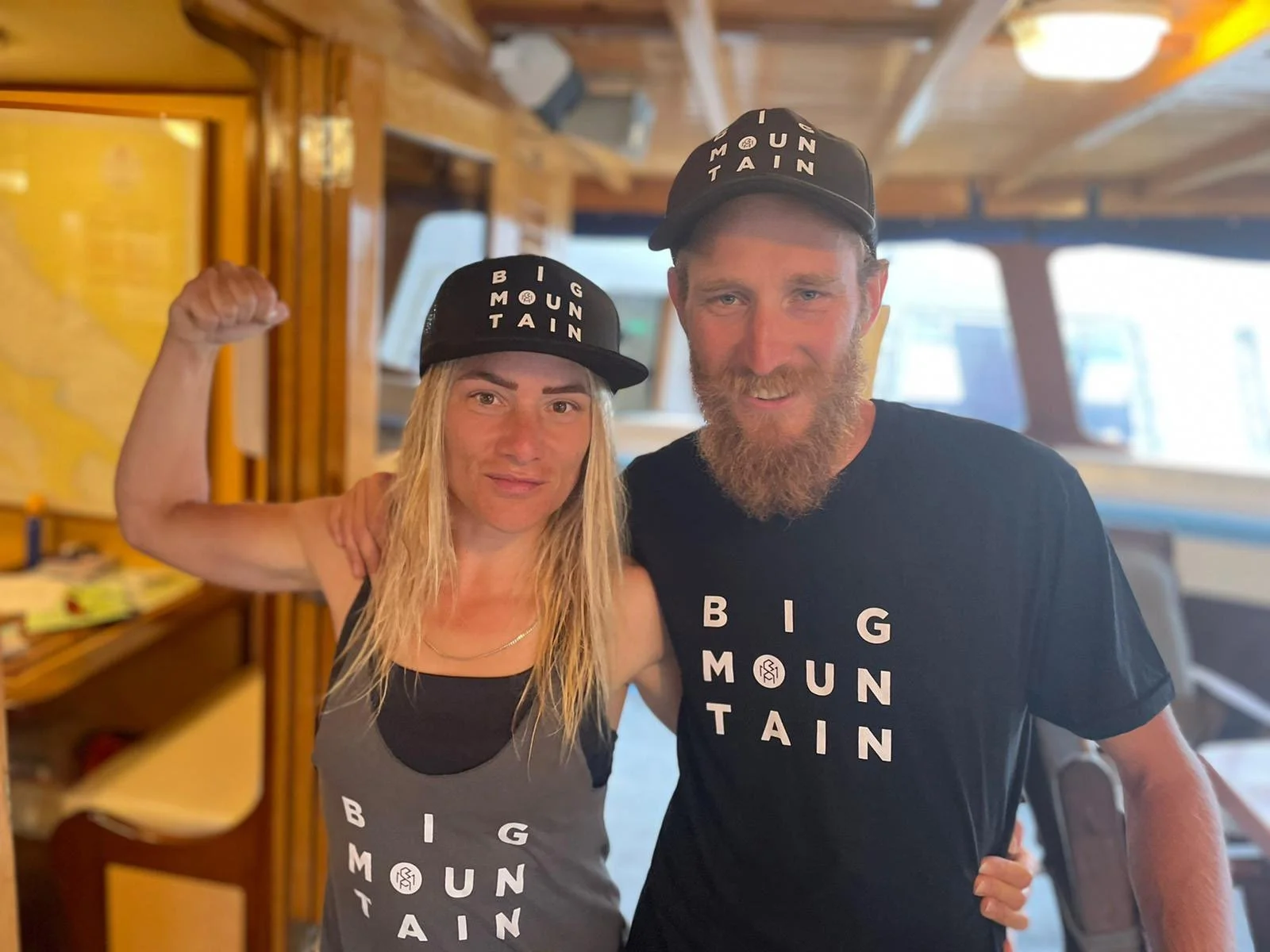 Partner mountain bike trip