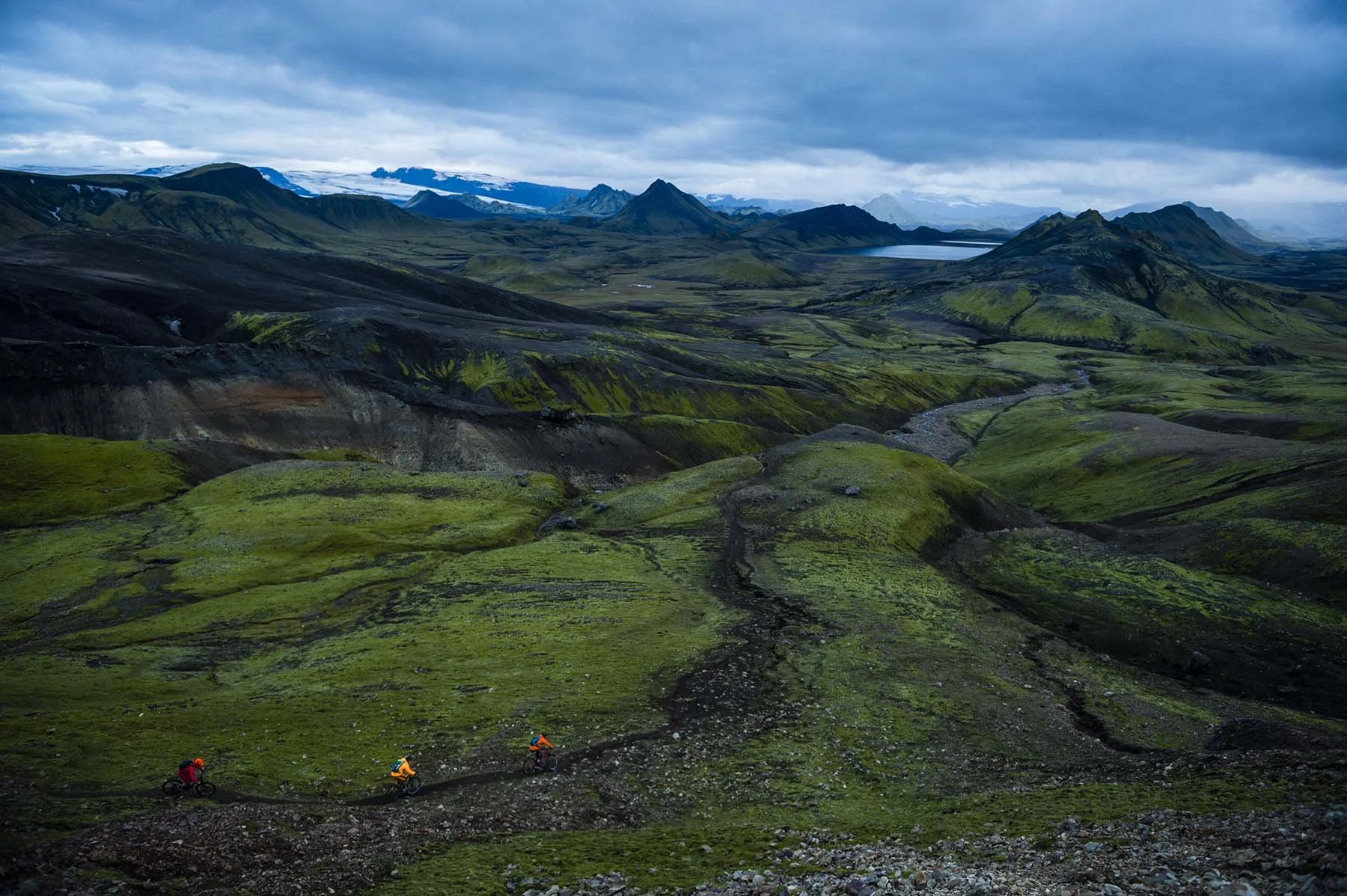 Photo example of using depth and scale to display extremes