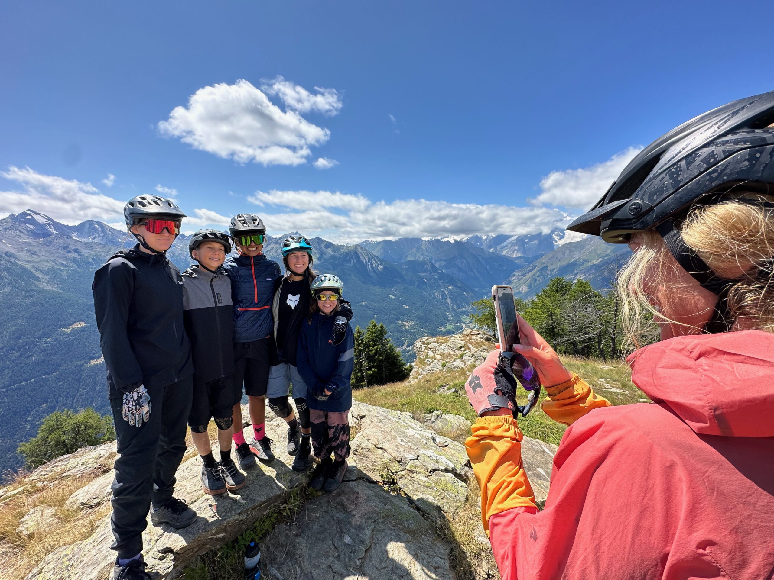 mom and kids mountain bike photo